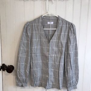 Untuckit women’s v neck button up blouse